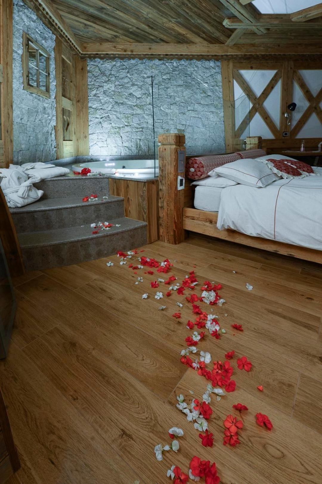 Chalet Pineta Relax Location Canazei Bagian luar foto