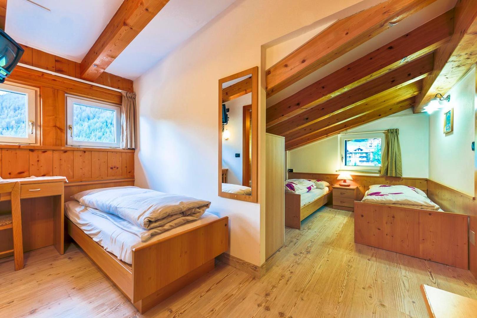Chalet Pineta Relax Location Canazei Bagian luar foto