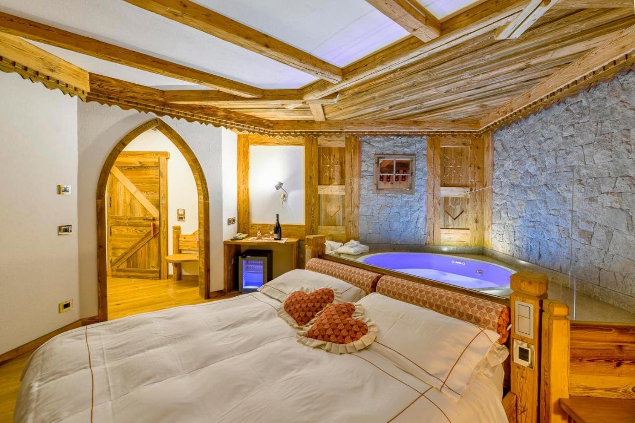 Chalet Pineta Relax Location Canazei Bagian luar foto